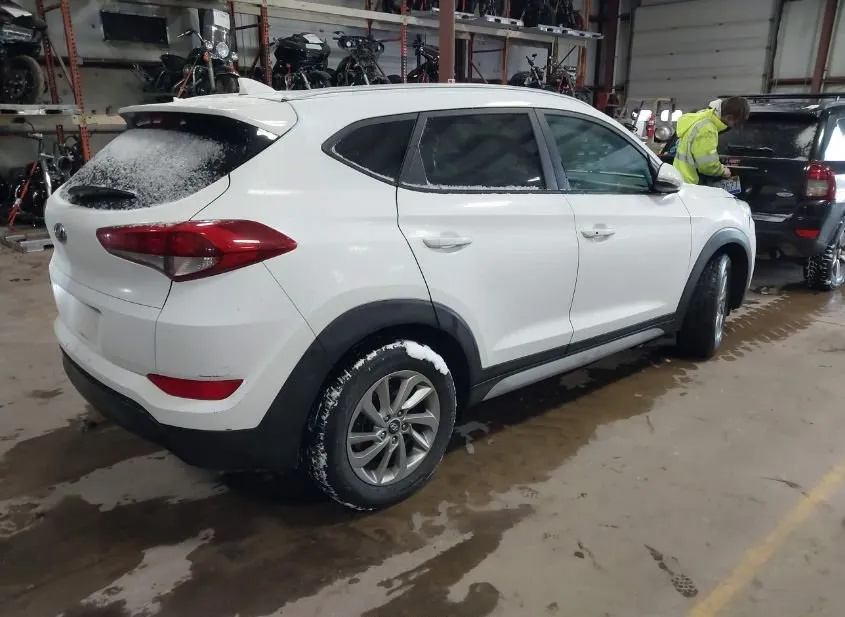 2018 HYUNDAI Tucson Used VIN KM8J33A44JU614392 – exterior detail