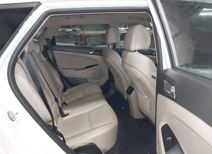 2018 HYUNDAI Tucson Used VIN KM8J33A44JU614392 – photo 18