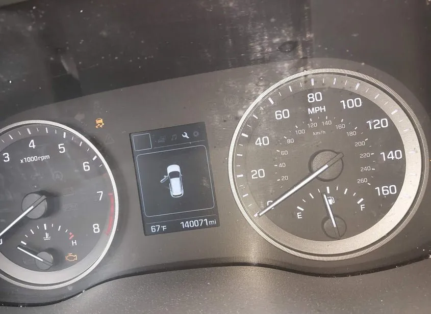 2017 HYUNDAI Tucson Used VIN KM8J3CA23HU341180 – dashboard