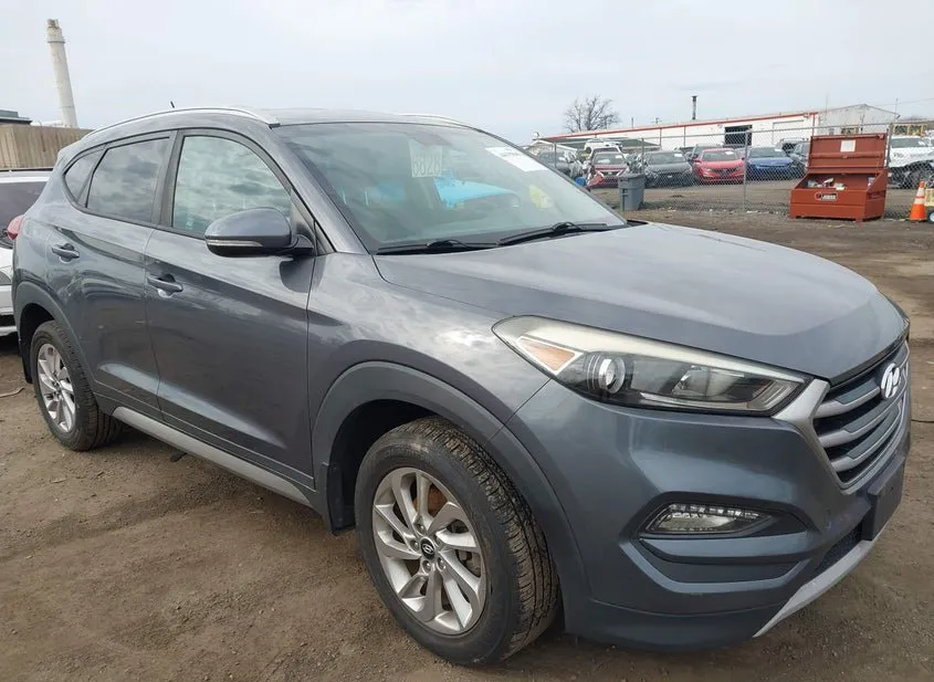 2017 HYUNDAI Tucson Used VIN KM8J3CA23HU341180 – trunk area