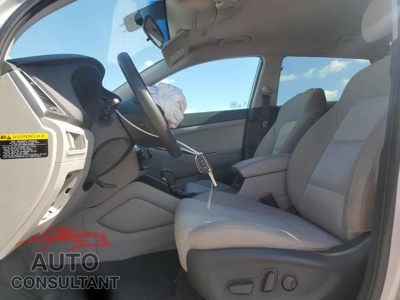 2016 HYUNDAI TUCSON Damaged VIN KM8J3CA40GU201216 – exterior detail