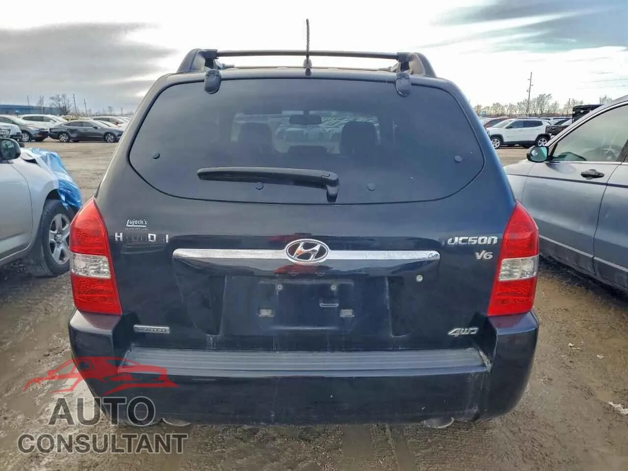 2009 HYUNDAI TUCSON Damaged VIN KM8JN72D46U318215 – engine bay