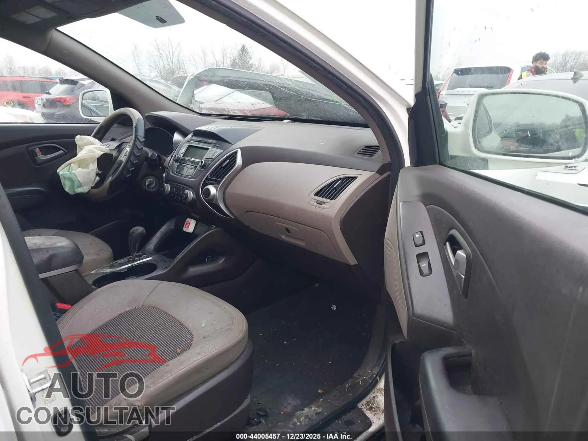 2012 HYUNDAI TUCSON Damaged VIN KM8JU3AC6CU360272 – interior seats