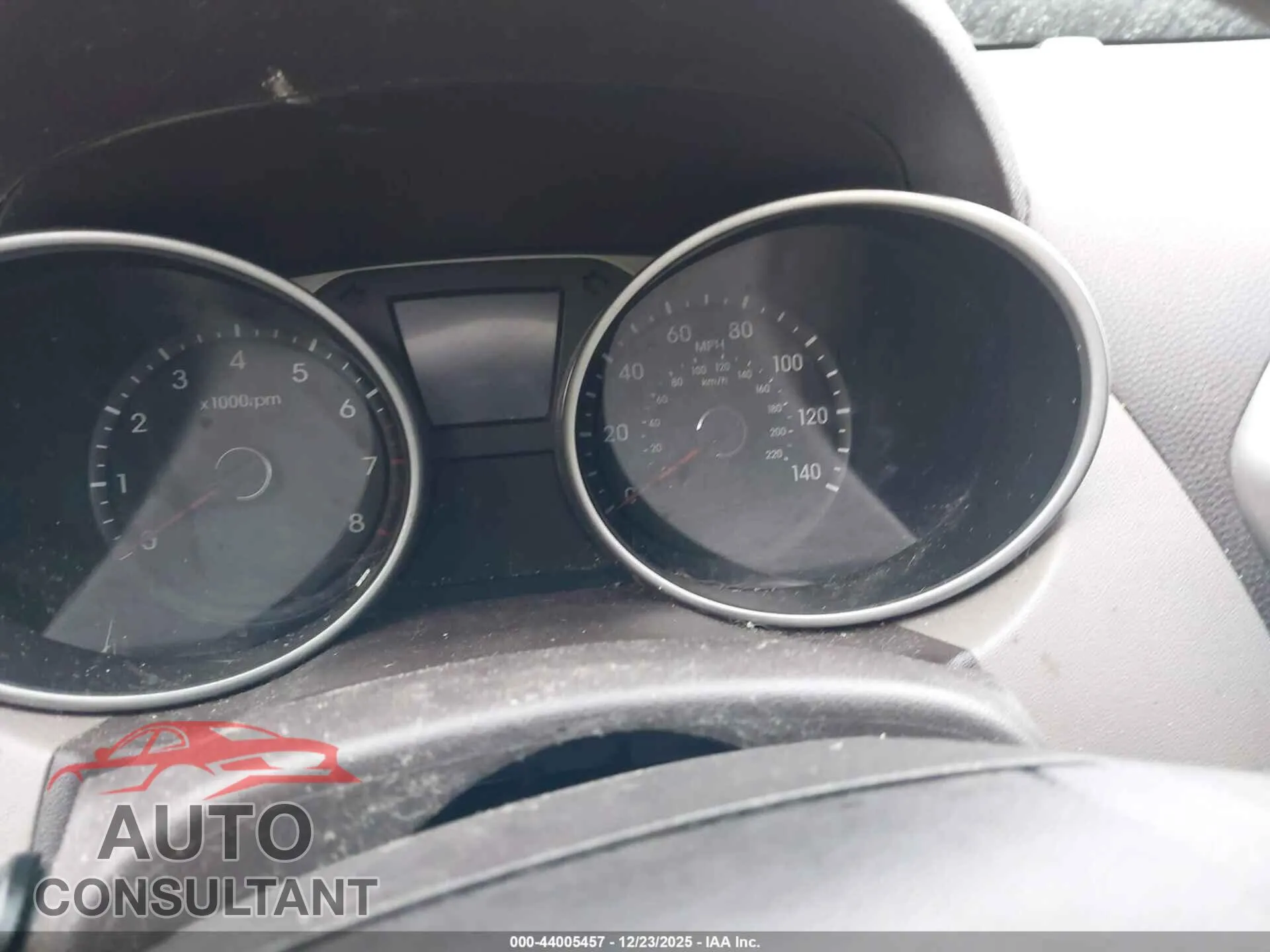 2012 HYUNDAI TUCSON Damaged VIN KM8JU3AC6CU360272 – exterior detail