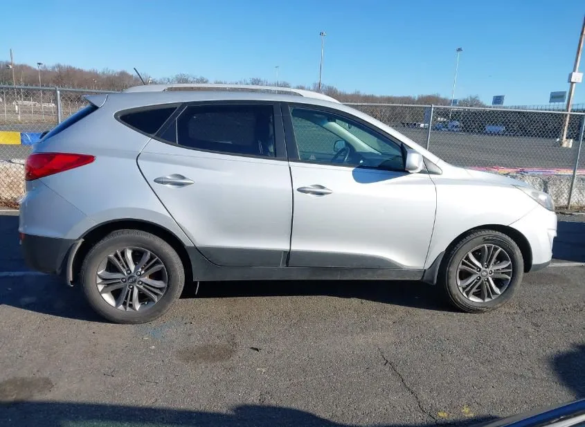 2014 HYUNDAI Tucson Used VIN KM8JUCAG2EU869989 – photo 15