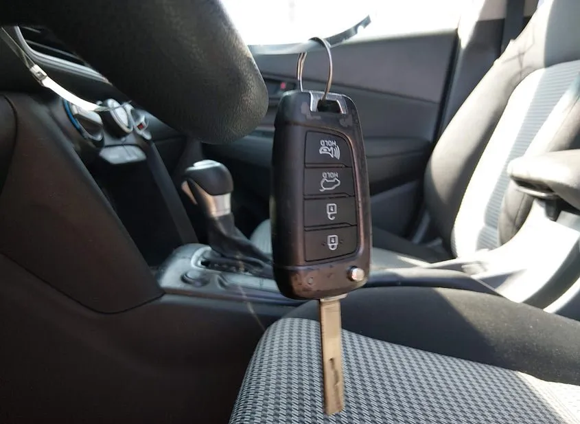 2020 HYUNDAI Kona Used VIN KM8K12AA3LU508349 – trunk area 2020 HYUNDAI Kona Used VIN KM8K12AA3LU508349 – trunk area