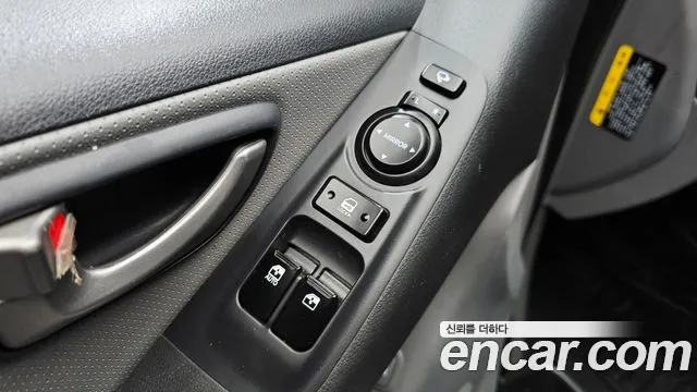 2021 Hyundai The New Grand Starex Van 3-Seater Sold VIN KMFWBX7KAMU198882 – rear exterior