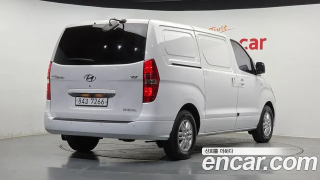 2017 Hyundai Grand Starex 3-Seater VAN Sold VIN KMFWBX7KBHU898067 – photo 11
