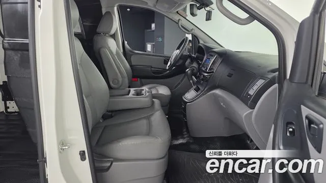 2017 Hyundai Grand Starex 3-Seater VAN Sold VIN KMFWBX7KBHU898067 – photo 16
