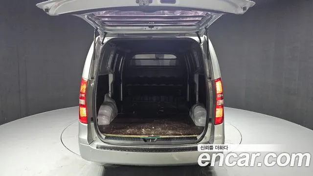 2017 Hyundai Grand Starex 3-Seater VAN Sold VIN KMFWBX7KBHU921238 – interior seats