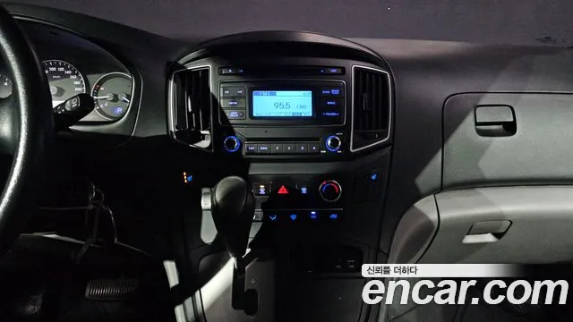 2017 Hyundai Grand Starex 3-Seater VAN Sold VIN KMFWBX7KBHU921238 – photo 16