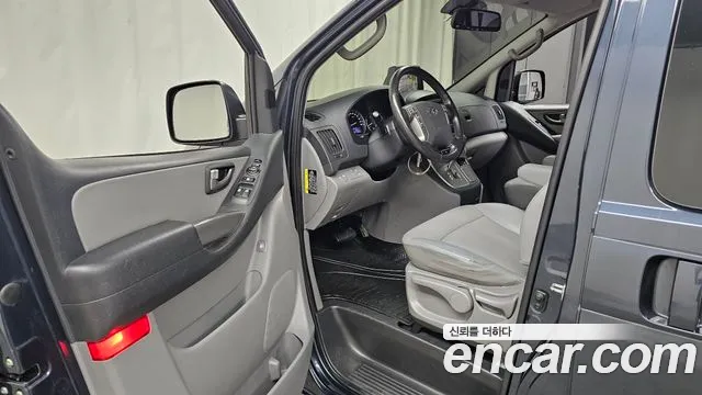 2017 Hyundai Grand Starex 5-Seater VAN Sold VIN KMFWBX7KBHU923684 – side profile 2017 Hyundai Grand Starex 5-Seater VAN Sold VIN KMFWBX7KBHU923684 – side profile