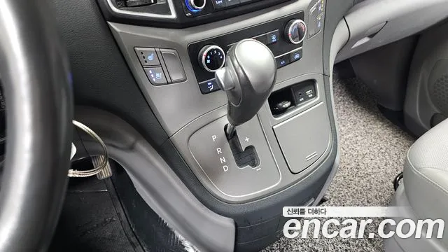 2017 Hyundai Grand Starex 5-Seater VAN Sold VIN KMFWBX7KBHU923684 – photo 16 2017 Hyundai Grand Starex 5-Seater VAN Sold VIN KMFWBX7KBHU923684 – photo 16