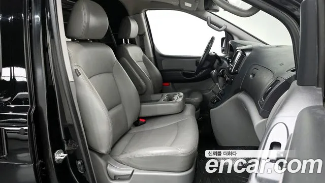 2018 Hyundai Grand Starex 3-Seater VAN Sold VIN KMFWBX7KBJU926195 – photo 20