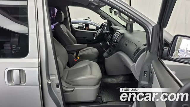 2018 Hyundai Grand Starex 5-Seater VAN Sold VIN KMFWBX7KBJU929766 – dashboard