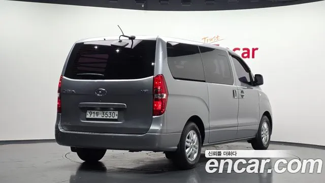 2018 Hyundai Grand Starex 5-Seater VAN VIN KMFWBX7KBJU949826