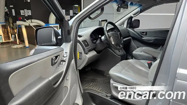 2018 Hyundai Grand Starex 5-Seater Van Sold VIN KMFWBX7KBJU952856 – front exterior