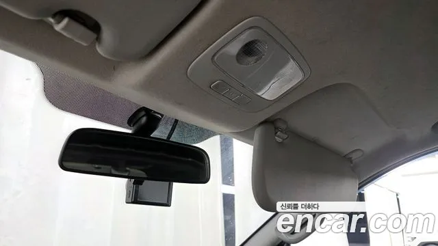 2018 Hyundai Grand Starex 3-Seater VAN Sold VIN KMFWBX7KBJU963329 – trunk area