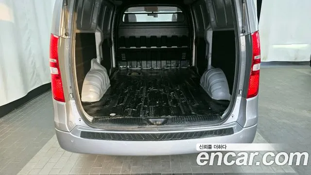 2018 Hyundai Grand Starex 3-Seater VAN Sold VIN KMFWBX7KBJU963329 – photo 17