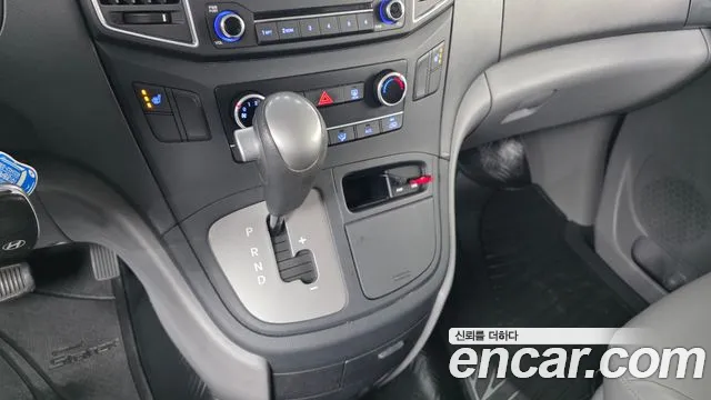 2018 Hyundai Grand Starex 5-Seater VAN Sold VIN KMFWBX7KBJU971681 – exterior detail