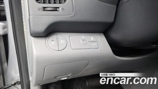 2018 Hyundai Grand Starex 5-Seater VAN Sold VIN KMFWBX7KBJU971681 – photo 14