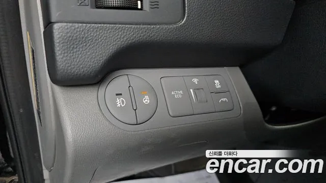 2018 Hyundai The New Grand Starex Van 5-Seater Sold VIN KMFWBX7KBJU975580 – exterior detail