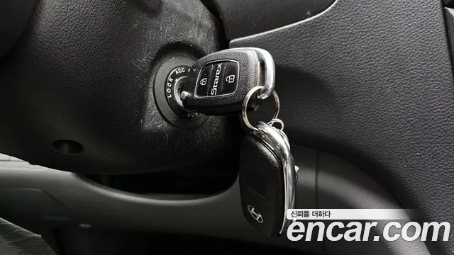 2018 Hyundai The New Grand Starex Van 5-Seater Sold VIN KMFWBX7KBJU976289 – exterior detail 2018 Hyundai The New Grand Starex Van 5-Seater Sold VIN KMFWBX7KBJU976289 – exterior detail