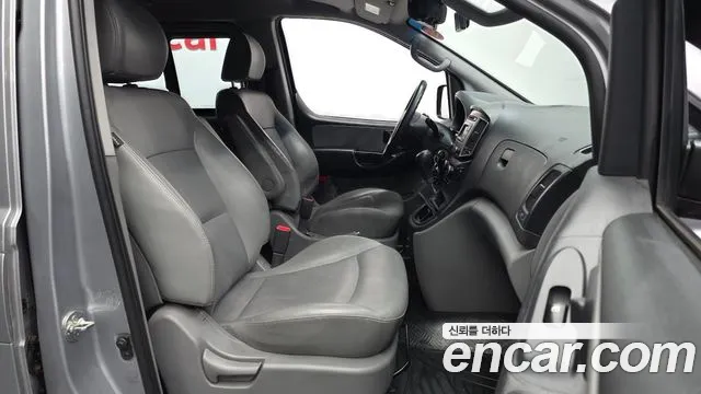 2018 Hyundai The New Grand Starex Van 5-Seater Sold VIN KMFWBX7KBJU976531 – front exterior