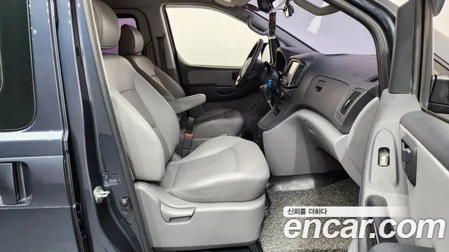2018 Hyundai The New Grand Starex Van 5-Seater Sold VIN KMFWBX7KBJU981710 – trunk area 2018 Hyundai The New Grand Starex Van 5-Seater Sold VIN KMFWBX7KBJU981710 – trunk area