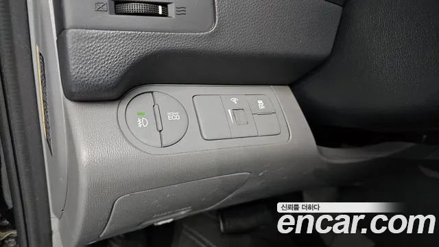 2018 Hyundai The New Grand Starex Van 3-Seater Sold VIN KMFWBX7KBJU984868 – interior seats 2018 Hyundai The New Grand Starex Van 3-Seater Sold VIN KMFWBX7KBJU984868 – interior seats