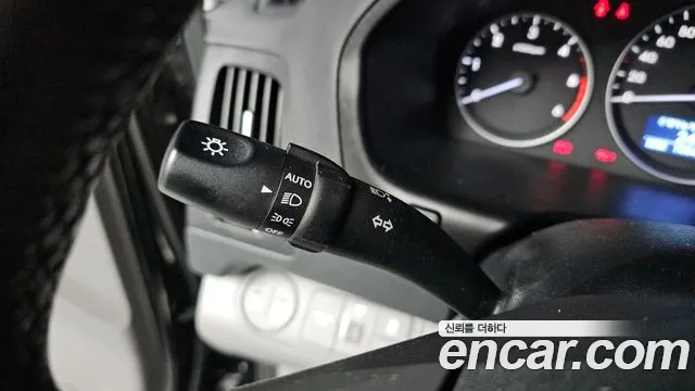 2018 Hyundai The New Grand Starex Van 3-Seater Sold VIN KMFWBX7KBJU986318 – trunk area