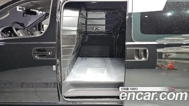 2018 Hyundai The New Grand Starex Van 3-Seater Sold VIN KMFWBX7KBJU986318 – photo 15