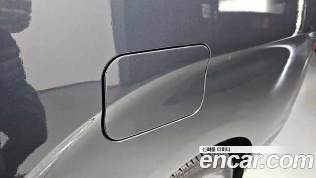 2019 Hyundai The New Grand Starex Van 3-Seater Sold VIN KMFWBX7KBKU003950 – interior seats