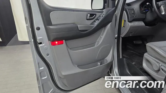 2019 Hyundai The New Grand Starex Van 5-Seater Sold VIN KMFWBX7KBKU014765 – front exterior