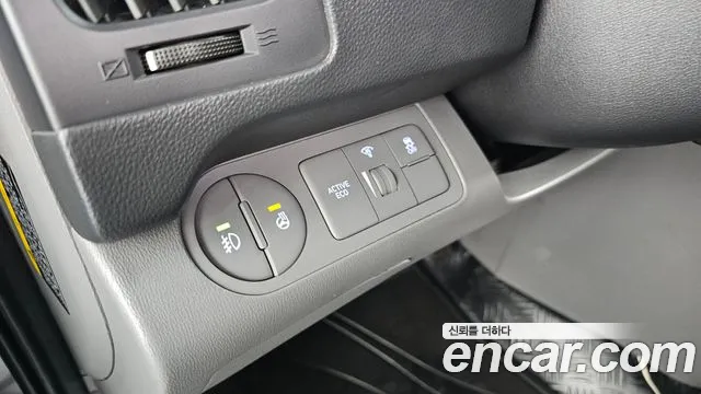 2019 Hyundai The New Grand Starex Van 3-Seater Sold VIN KMFWBX7KBKU021916 – side profile