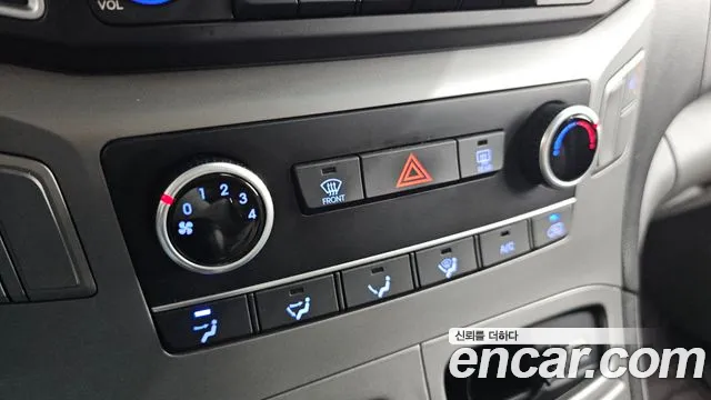 2019 Hyundai The New Grand Starex Van 3-Seater Sold VIN KMFWBX7KBKU021916 – trunk area