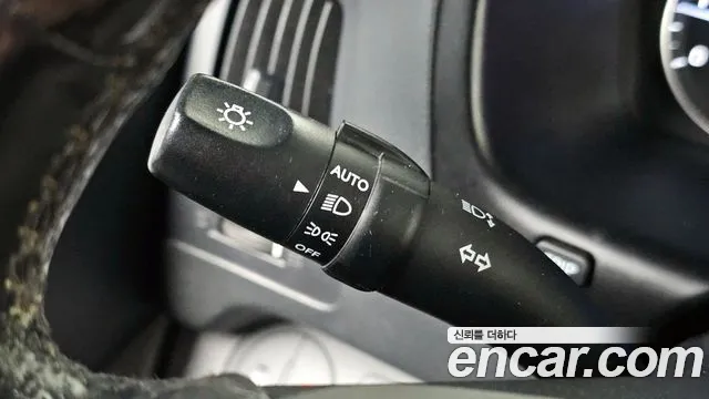 2019 Hyundai The New Grand Starex Van 5-Seater Sold VIN KMFWBX7KBKU026284 – front exterior