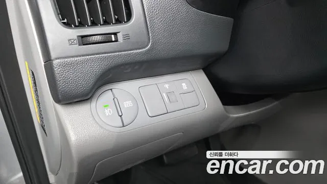 2019 Hyundai The New Grand Starex Van 3-Seater Sold VIN KMFWBX7KBKU051583 – photo 14 2019 Hyundai The New Grand Starex Van 3-Seater Sold VIN KMFWBX7KBKU051583 – photo 14
