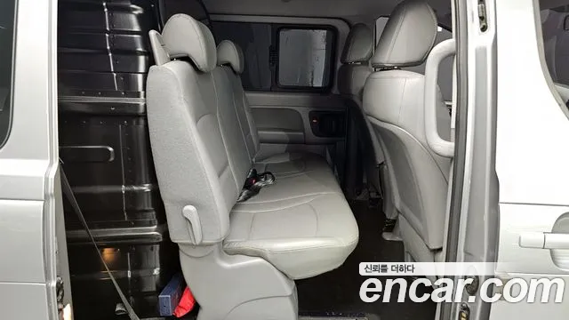 2019 Hyundai The New Grand Starex Van 5-Seater Sold VIN KMFWBX7KBKU060163 – trunk area 2019 Hyundai The New Grand Starex Van 5-Seater Sold VIN KMFWBX7KBKU060163 – trunk area