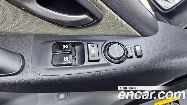 2019 Hyundai The New Grand Starex Van 5-Seater Sold VIN KMFWBX7KBKU071914 – photo 14 2019 Hyundai The New Grand Starex Van 5-Seater Sold VIN KMFWBX7KBKU071914 – photo 14