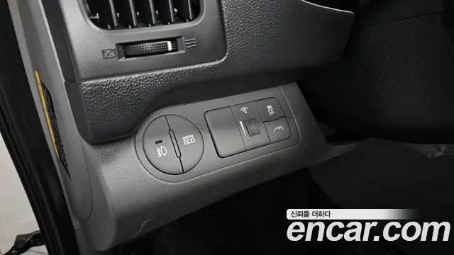 2019 Hyundai The New Grand Starex Van 5-Seater Sold VIN KMFWBX7KBKU071944 – photo 18