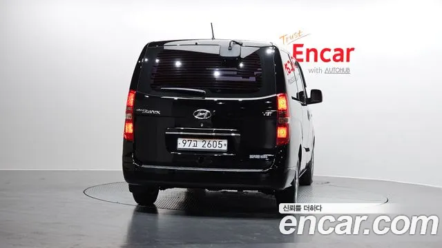 2019 Hyundai The New Grand Starex Van 5-Seater Sold VIN KMFWBX7KBKU077822 – interior seats
