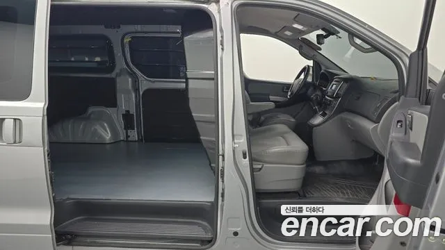 2019 Hyundai The New Grand Starex Van 3-Seater Sold VIN KMFWBX7KBKU088509 – front exterior