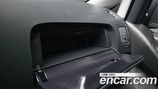 2019 Hyundai The New Grand Starex Van 3-Seater Sold VIN KMFWBX7KBKU089060 – engine bay