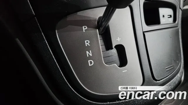 2019 Hyundai The New Grand Starex Van 3-Seater Sold VIN KMFWBX7KBKU093593 – exterior detail