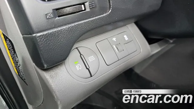 2019 Hyundai The New Grand Starex Van 3-Seater Sold VIN KMFWBX7KBKU095383 – odometer reading 2019 Hyundai The New Grand Starex Van 3-Seater Sold VIN KMFWBX7KBKU095383 – odometer reading