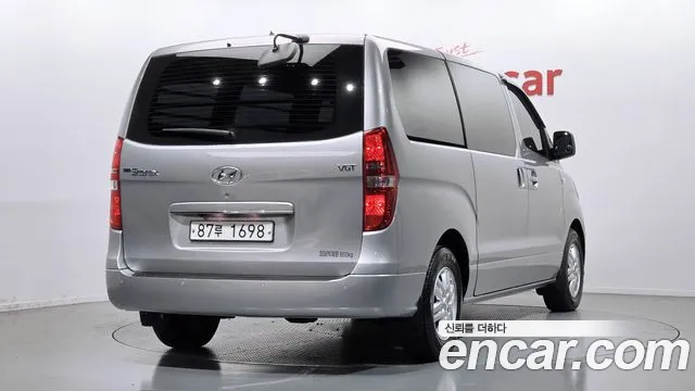2019 Hyundai The New Grand Starex Van 3-Seater Sold VIN KMFWBX7KBKU095477 – interior seats