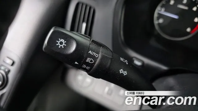 2019 Hyundai The New Grand Starex Van 3-Seater Sold VIN KMFWBX7KBKU095477 – photo 18
