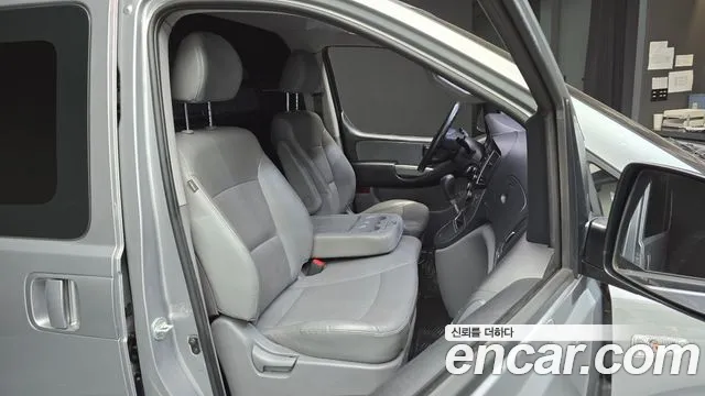 2019 Hyundai The New Grand Starex Van 3-Seater Sold VIN KMFWBX7KBKU096389 – photo 17