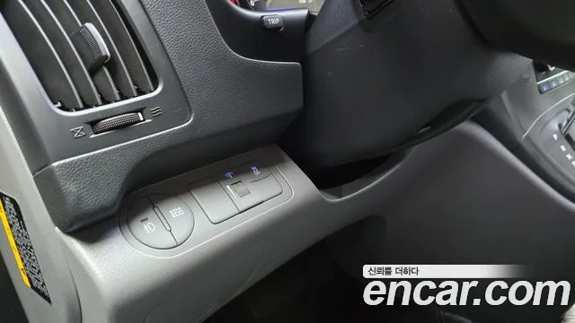 2019 Hyundai The New Grand Starex Van 3-Seater Sold VIN KMFWBX7KBKU096389 – photo 20